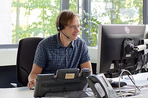 [Translate to Englisch:] IT-Support im HRZ - © HTW Berlin / Torsten Rack